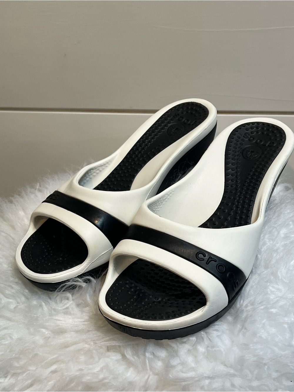 Crocs Sassari Women's Size 9 | Black White Wedge Heels Open Toe | Pool Boat - Picture 5 of 13